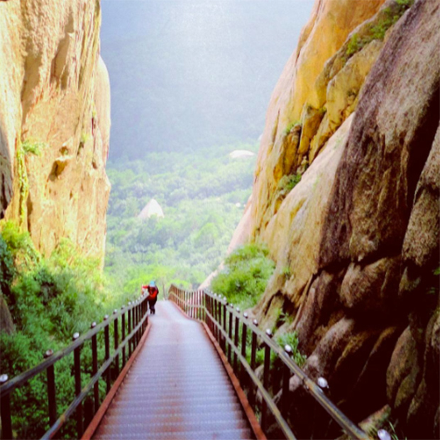 The 10 Most Incredible Hiking Trails in the World