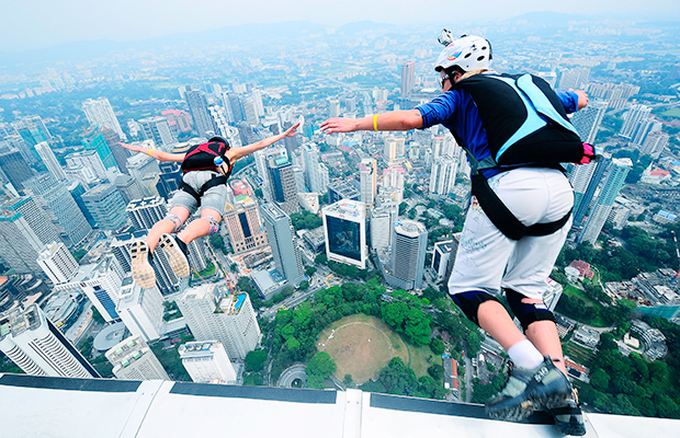 7 Extreme Sports You Can Try on Your Own Terms