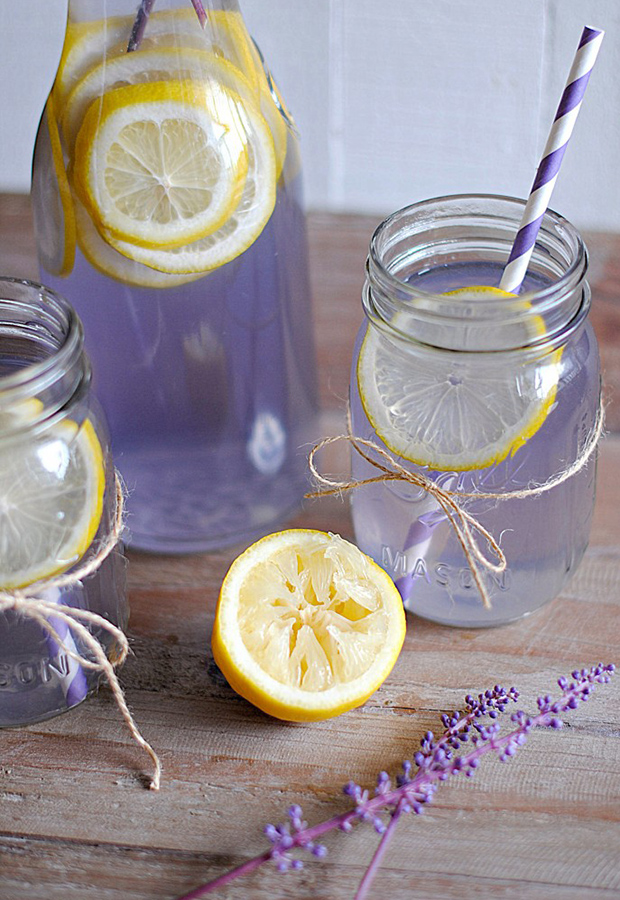 Citrus Blackberry Infused Water. - The Pretty Bee