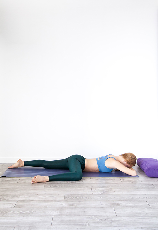 How to Do Half Frog Pose in Yoga — Alo Moves-thanhphatduhoc.com.vn